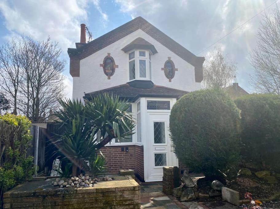 Charming Seaside Cottage In Leigh-On-Sea Southend-on-Sea Eksteriør billede