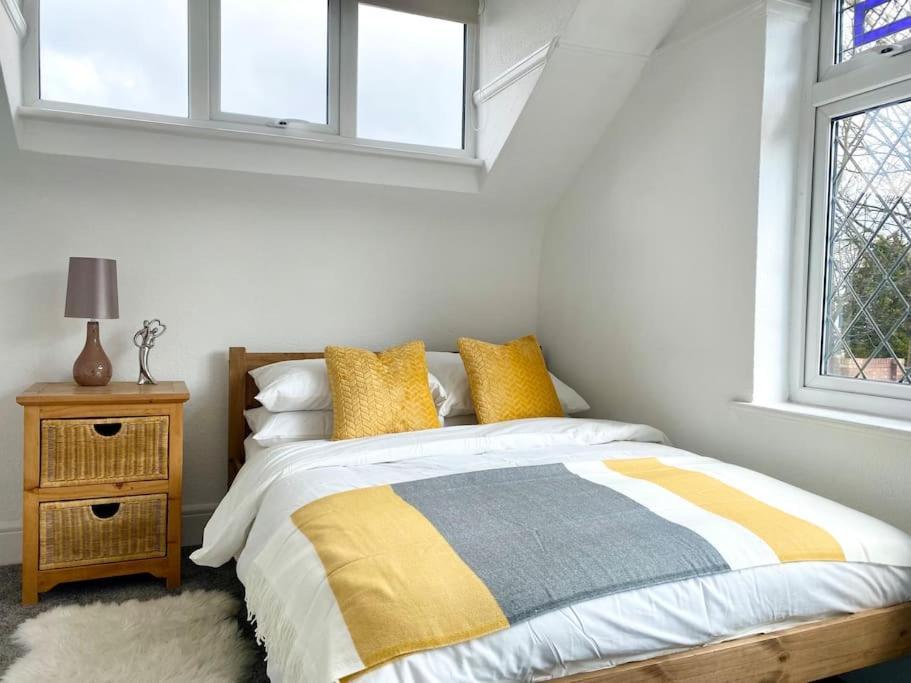 Charming Seaside Cottage In Leigh-On-Sea Southend-on-Sea Eksteriør billede