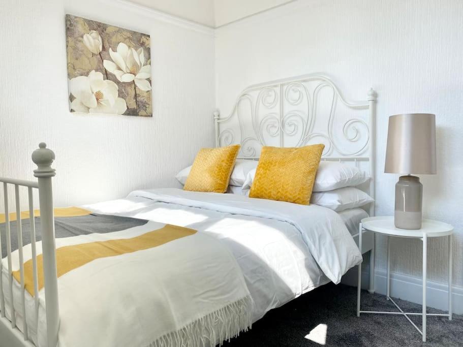 Charming Seaside Cottage In Leigh-On-Sea Southend-on-Sea Eksteriør billede