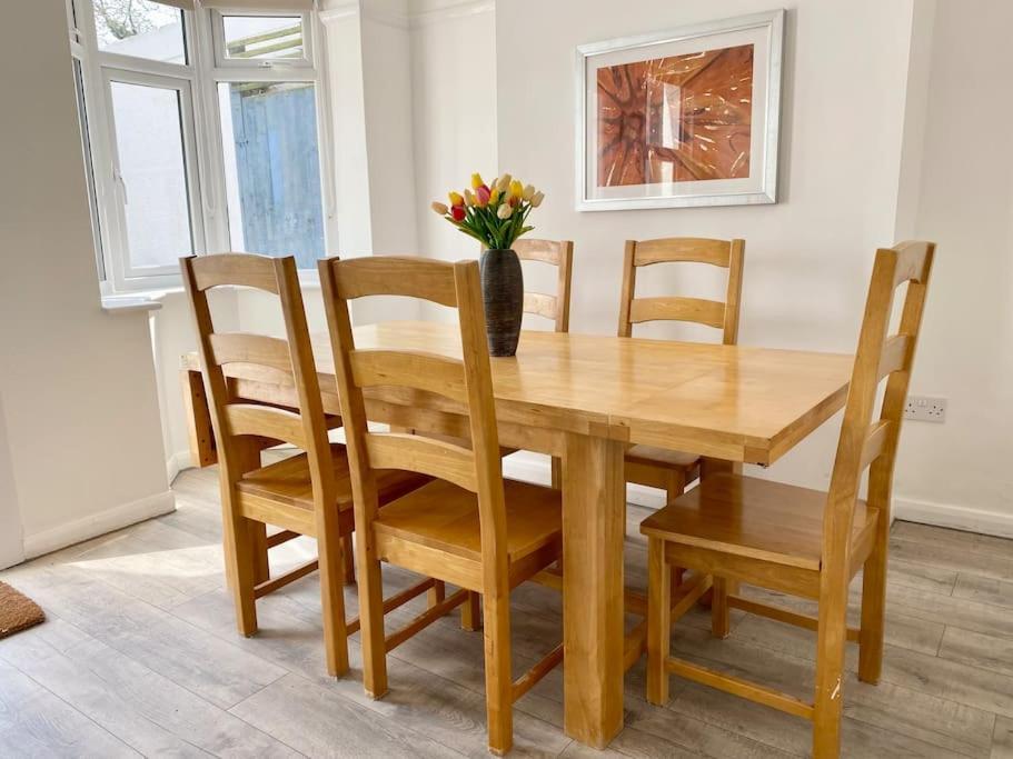 Charming Seaside Cottage In Leigh-On-Sea Southend-on-Sea Eksteriør billede